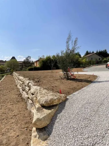 Retrouvez l'entreprise MUTIN TP dans l'Ain pour embellir et aménager vos espaces, Saint-Georges-de-Reneins, MUTIN TP