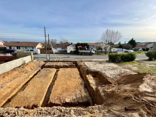 Terrassement et fouille de maisons dans le Beaujolais, Saint-Georges-de-Reneins, MUTIN TP
