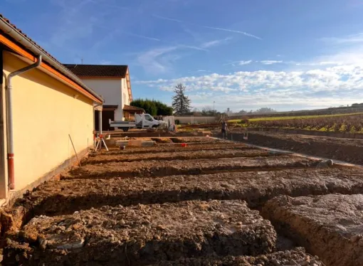 Terrassement d'une plate-forme et fouilles dans le Beaujolais à Saint Lager (69), Saint-Georges-de-Reneins, MUTIN TP