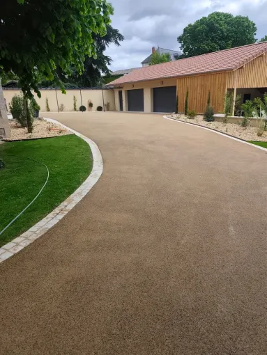 Réalisation d'un aménagement extérieur sur la commune de Saint Georges de Reneins, Saint-Georges-de-Reneins, MUTIN TP
