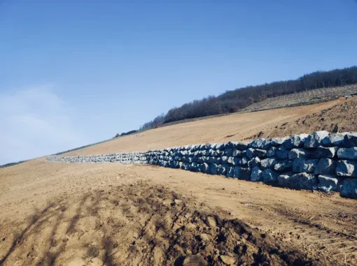 Mur de soutènement en enrochement à Odenas, Saint-Georges-de-Reneins, MUTIN TP