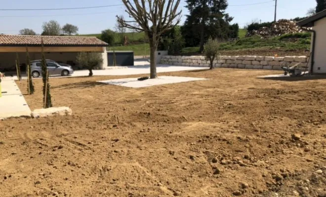 Création d'un mur de soutènement en enrochement et réfection d'une cour en concassé blanc sur la commune de Toussieux (01600), Saint-Georges-de-Reneins, MUTIN TP