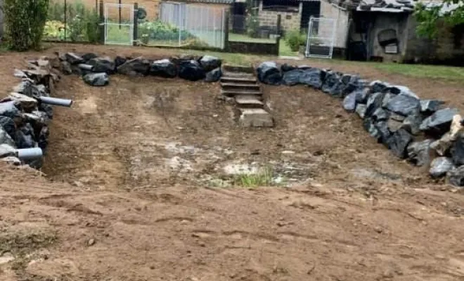 Curage d'une mare et renforcement des parois en pierres d'enrochement à Cogny dans le Rhône (69), Saint-Georges-de-Reneins, MUTIN TP
