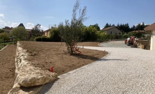 Enrochement par paliers au cœur des pierres dorées à CHARNAY (69) - Pour un gain d'espace à vivre, Saint-Georges-de-Reneins, MUTIN TP