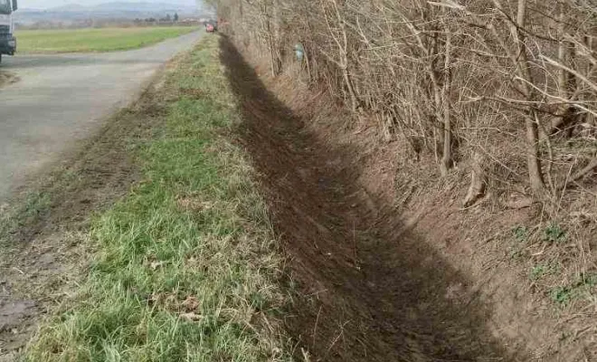 Entretien et curage de fossés dans le Beaujolais, Saint-Georges-de-Reneins, MUTIN TP