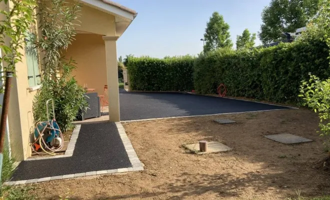 Réfection d’une cour en enrobé à Belleville-en-Beaujolais (69 - Rhône), Saint-Georges-de-Reneins, MUTIN TP