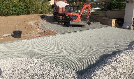 Réfection d’une cour à Charnay, aux portes des pierres dorées (Rhône, 69)