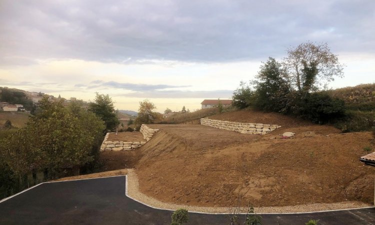 Enrochement en pallier à Vaux en Beaujolais